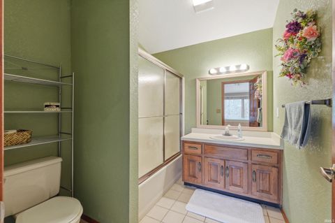 Tiny photo for 818 Columbine Circle, Auburn, IN 46706 (MLS # 202611095)
