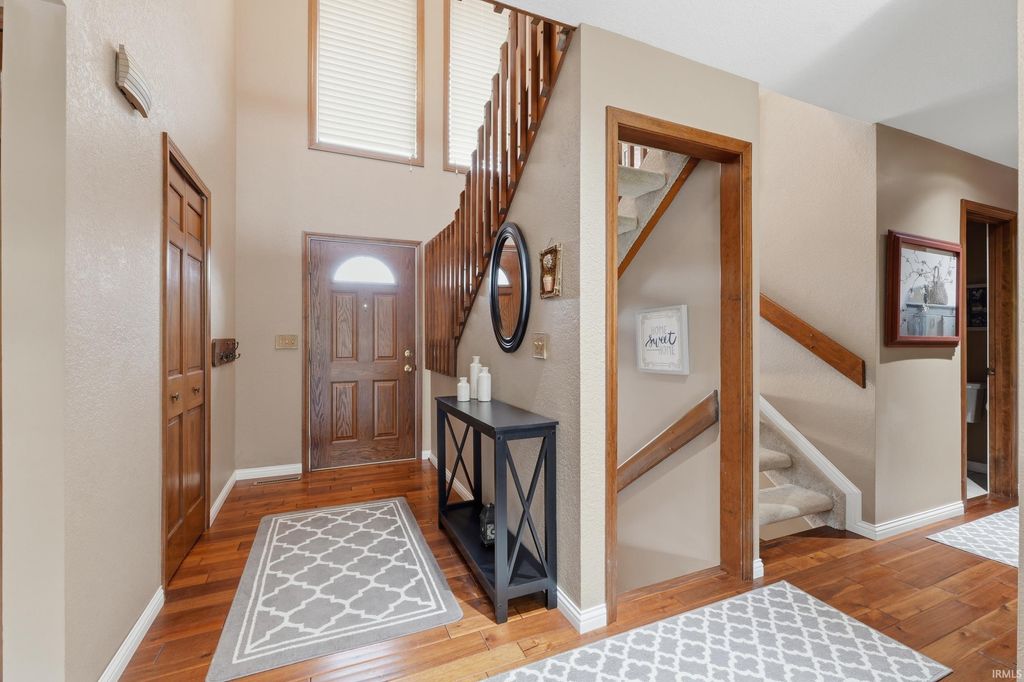 Photo of 818 Columbine Circle, Auburn, IN 46706 (MLS # 202611095)