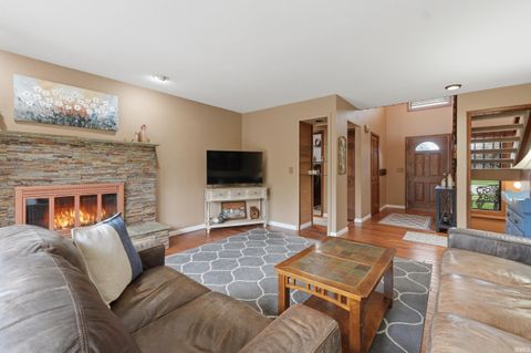 Tiny photo for 818 Columbine Circle, Auburn, IN 46706 (MLS # 202611095)