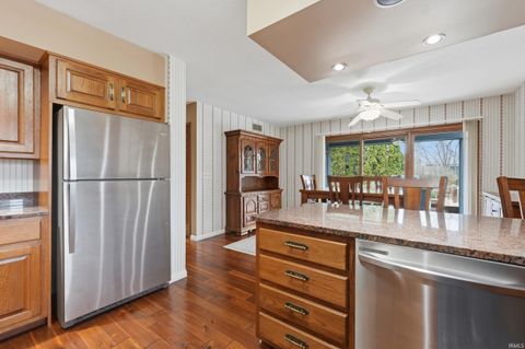 Tiny photo for 818 Columbine Circle, Auburn, IN 46706 (MLS # 202611095)
