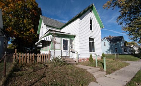 Photo of 113 Sargent Street, Kendallville, IN 46755 (MLS # 202543706)