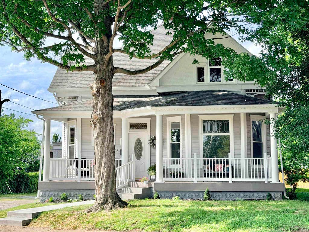 Photo of 602 E Main Street, Boonville, IN 47601 (MLS # 202622420)