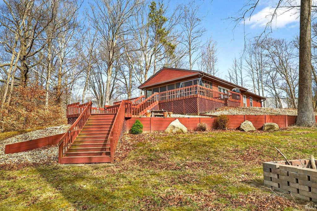 Photo of 8055 N Lakewood Drive, Unionville, IN 47468 (MLS # 202606322)