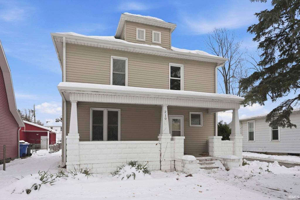 Photo of 210 N Walnut Street, Columbia City, IN 46725 (MLS # 202549020)