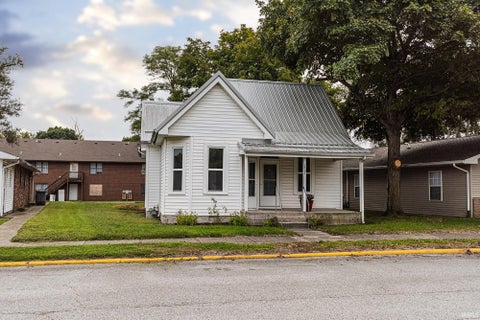 Tiny photo for 1307 3rd Street, Vincennes, IN 47591 (MLS # 202640353)