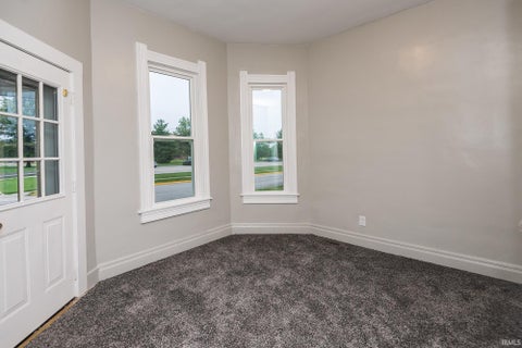 Tiny photo for 1307 3rd Street, Vincennes, IN 47591 (MLS # 202640353)