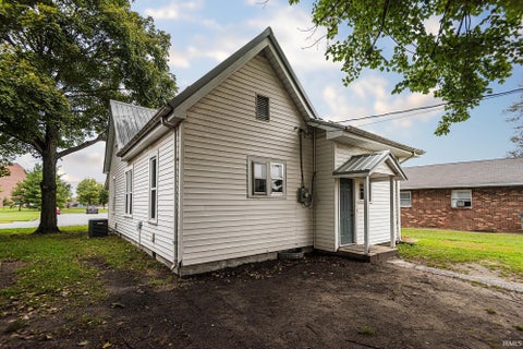 Tiny photo for 1307 3rd Street, Vincennes, IN 47591 (MLS # 202640353)