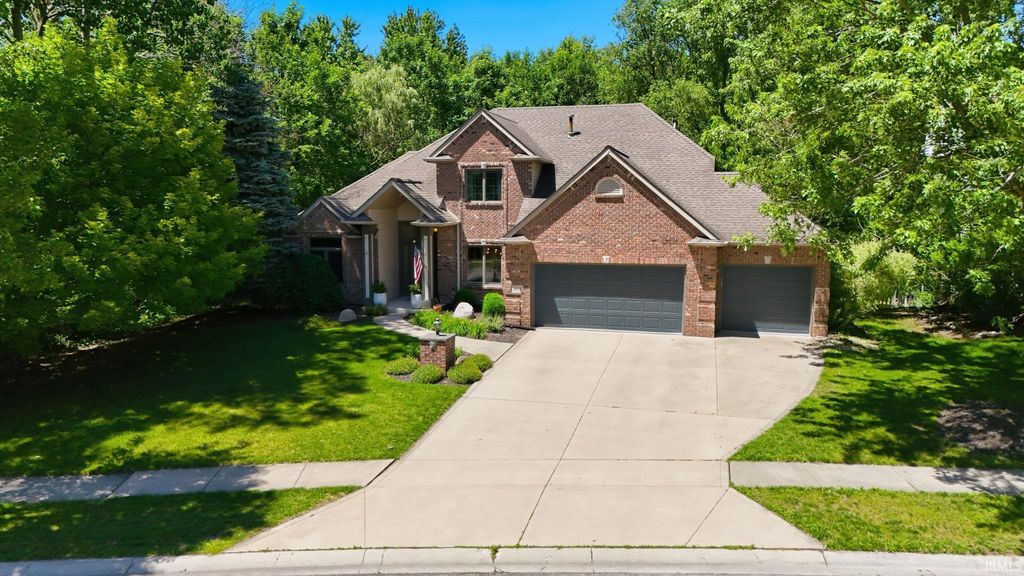 Photo of 1103 Falcon Creek Parkway, Fort Wayne, IN 46804 (MLS # 202625030)