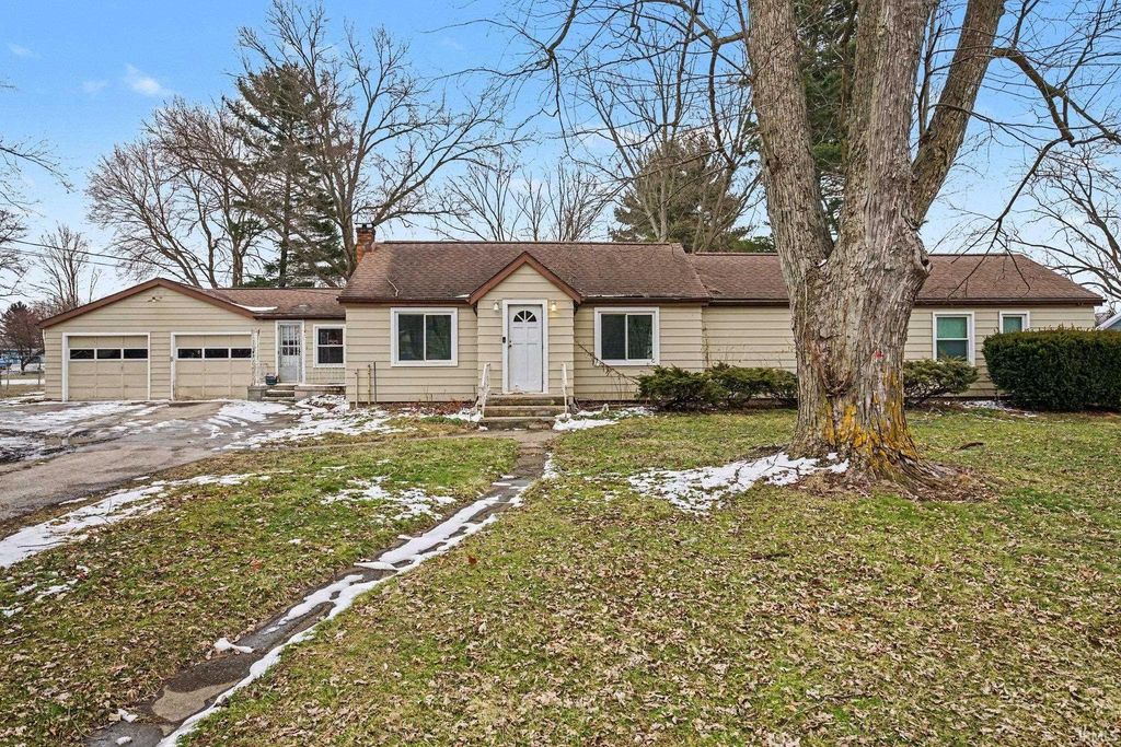 Photo of 58820 County Road 111 Road, Elkhart, IN 46517 (MLS # 202609900)