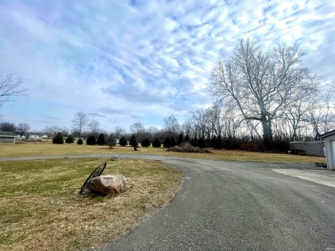 Tiny photo for 2101 W 16th Street, Muncie, IN 47302 (MLS # 202605696)