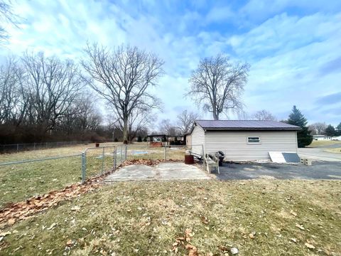 Tiny photo for 2101 W 16th Street, Muncie, IN 47302 (MLS # 202605696)