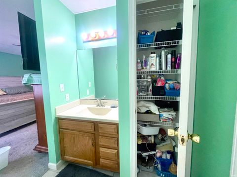 Tiny photo for 2101 W 16th Street, Muncie, IN 47302 (MLS # 202605696)