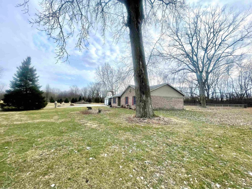 Photo of 2101 W 16th Street, Muncie, IN 47302 (MLS # 202605696)