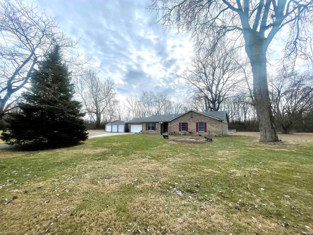 Photo of 2101 W 16th Street, Muncie, IN 47302 (MLS # 202605696)