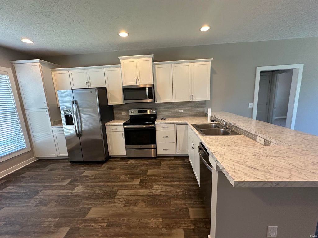 Photo of 2331 Jamaica Court, Evansville, IN 47725 (MLS # 202621326)