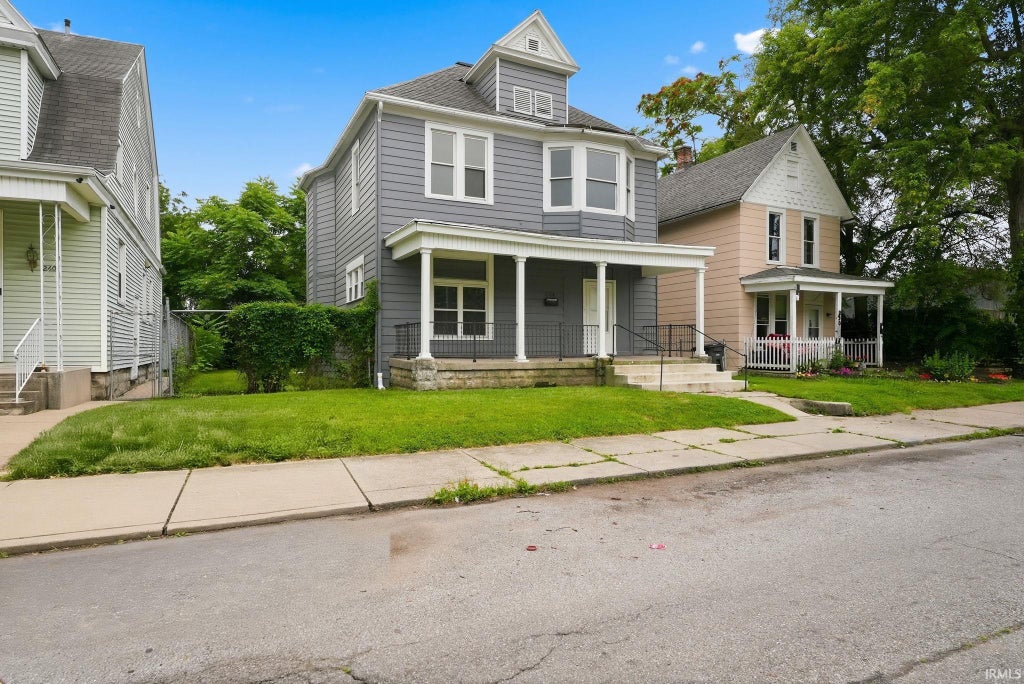 Photo of 234 E Woodland Avenue, Fort Wayne, IN 46803 (MLS # 202625988)