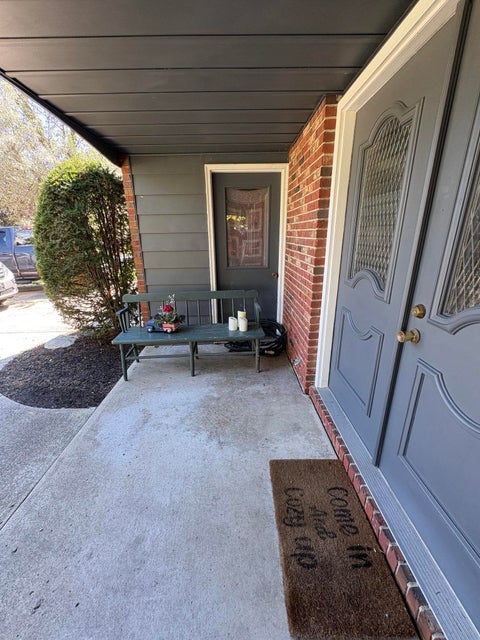 Tiny photo for 410 Inglenook Place, Angola, IN 46703 (MLS # 202637779)