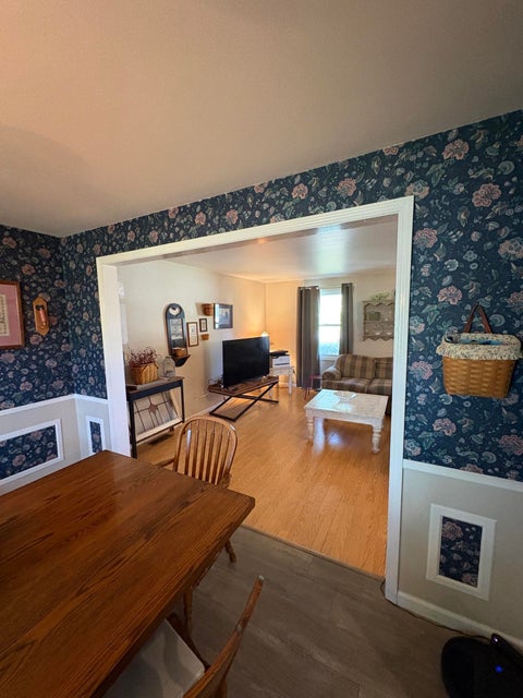 Tiny photo for 410 Inglenook Place, Angola, IN 46703 (MLS # 202637779)