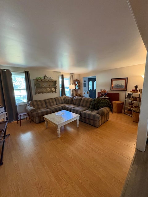 Tiny photo for 410 Inglenook Place, Angola, IN 46703 (MLS # 202637779)