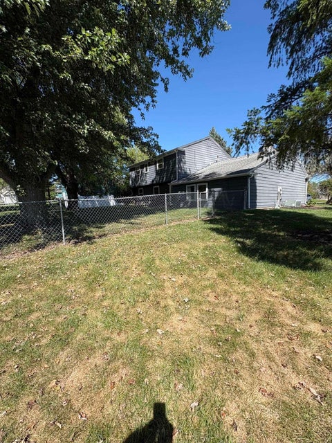 Tiny photo for 410 Inglenook Place, Angola, IN 46703 (MLS # 202637779)