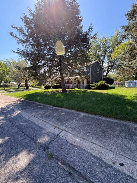 Tiny photo for 410 Inglenook Place, Angola, IN 46703 (MLS # 202637779)