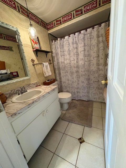 Tiny photo for 410 Inglenook Place, Angola, IN 46703 (MLS # 202637779)