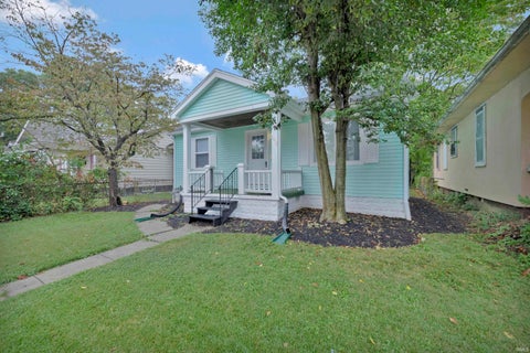 Tiny photo for 1011 Jefferson Avenue, Evansville, IN 47714 (MLS # 202633472)
