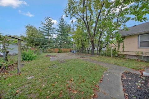 Tiny photo for 1011 Jefferson Avenue, Evansville, IN 47714 (MLS # 202633472)