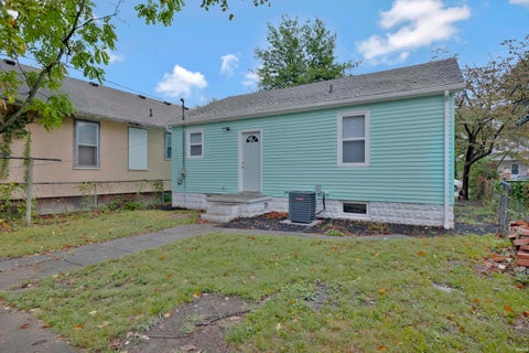 Tiny photo for 1011 Jefferson Avenue, Evansville, IN 47714 (MLS # 202633472)