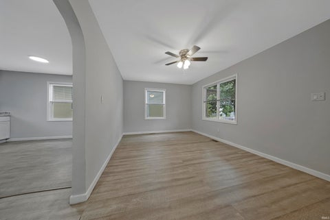 Tiny photo for 1011 Jefferson Avenue, Evansville, IN 47714 (MLS # 202633472)