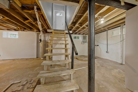 Tiny photo for 1011 Jefferson Avenue, Evansville, IN 47714 (MLS # 202633472)