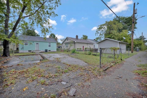 Tiny photo for 1011 Jefferson Avenue, Evansville, IN 47714 (MLS # 202633472)