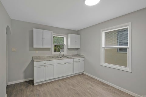 Tiny photo for 1011 Jefferson Avenue, Evansville, IN 47714 (MLS # 202633472)