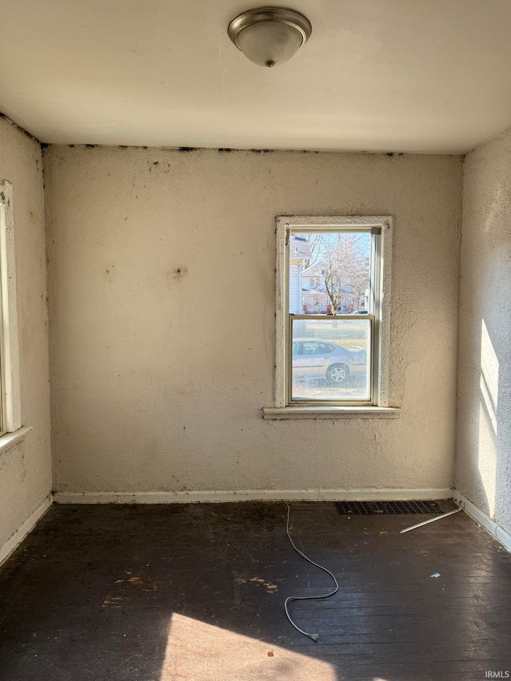 Photo of 2117 Eckart Street, Fort Wayne, IN 46806 (MLS # 202604733)