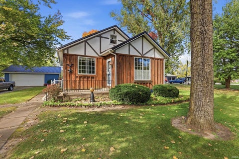 Photo of 1320 S Randolph Street, Garrett, IN 46738 (MLS # 202642837)