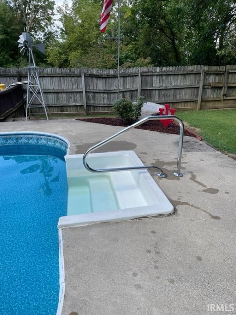 Tiny photo for 1320 S Randolph Street, Garrett, IN 46738 (MLS # 202642837)
