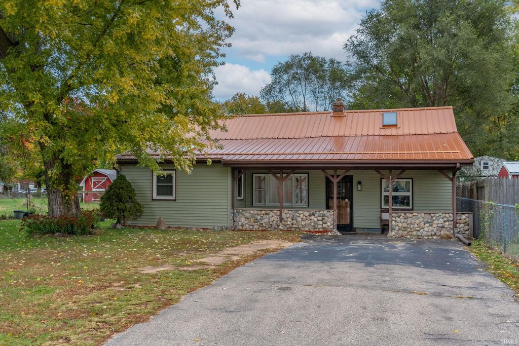 Photo of 57640 Woodrow Street, Elkhart, IN 46517 (MLS # 202543403)