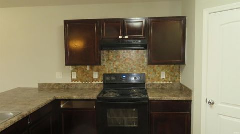 Tiny photo for 386 W 300 NORTH Road, Kokomo, IN 46901 (MLS # 202525015)