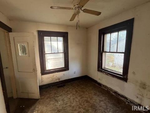 Tiny photo for 913 W Virginia Avenue, Kokomo, IN 46902 (MLS # 202540606)