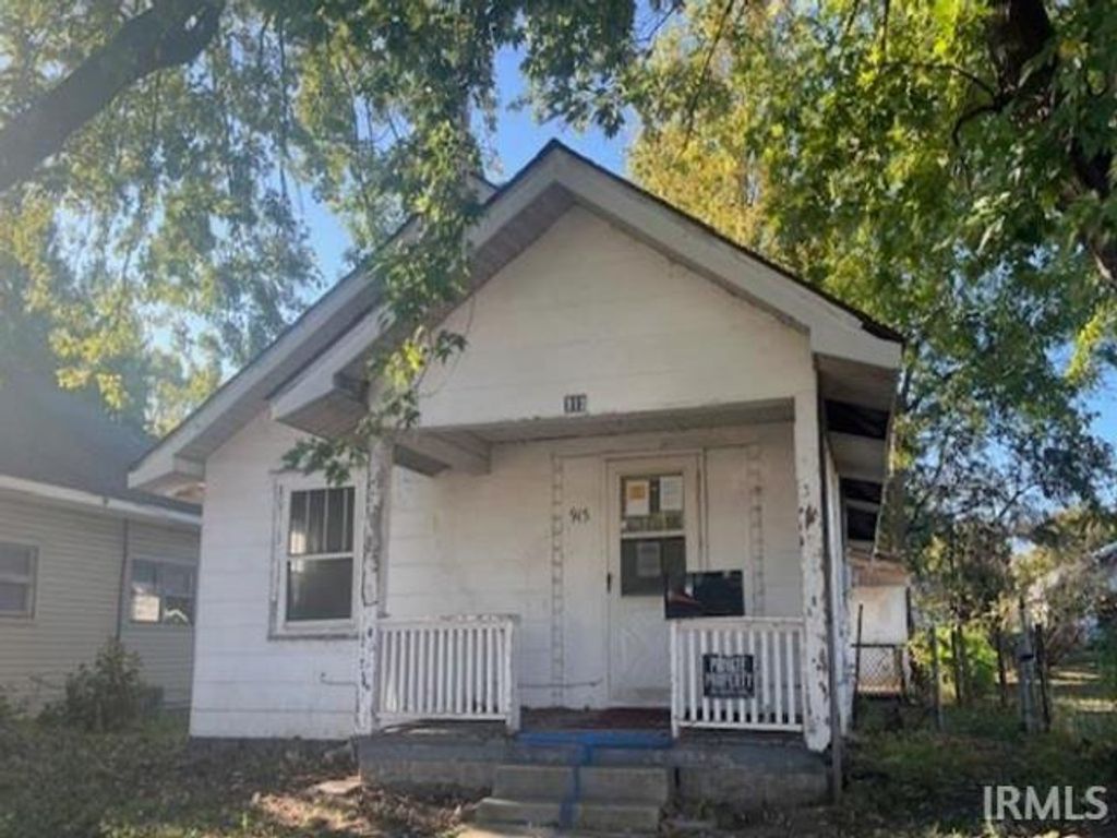 Photo of 913 W Virginia Avenue, Kokomo, IN 46902 (MLS # 202540606)