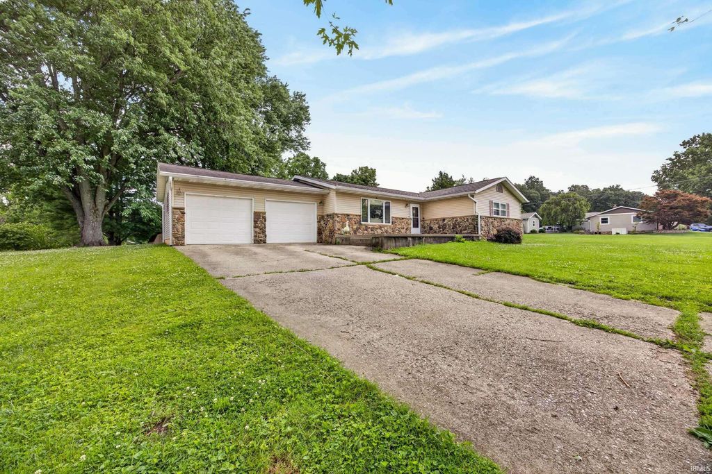 Photo of 117 Robinhood Lane, Bedford, IN 47421 (MLS # 202625884)