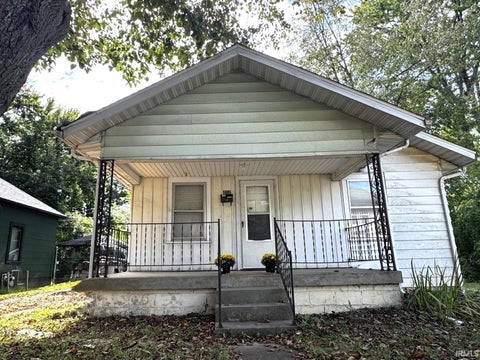 Photo of 202 E Hillside Drive, Bloomington, IN 47401 (MLS # 202636628)
