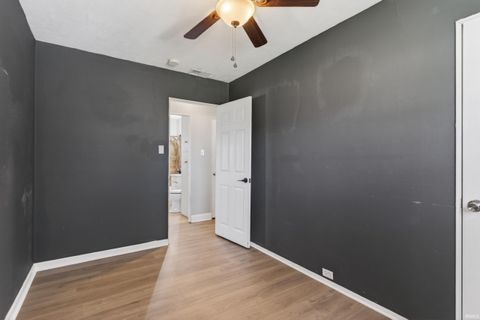Tiny photo for 1926 Ravenswood Drive, Evansville, IN 47714 (MLS # 202618434)