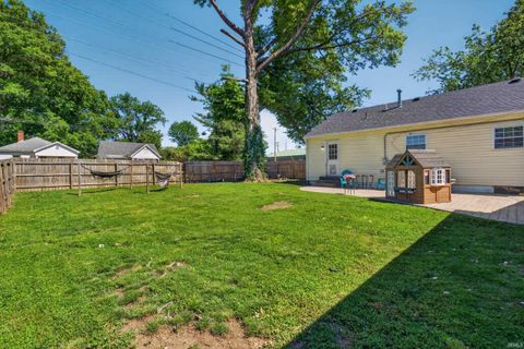 Tiny photo for 1926 Ravenswood Drive, Evansville, IN 47714 (MLS # 202618434)