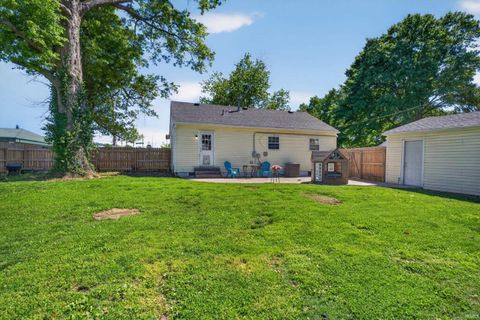 Tiny photo for 1926 Ravenswood Drive, Evansville, IN 47714 (MLS # 202618434)
