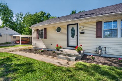 Tiny photo for 1926 Ravenswood Drive, Evansville, IN 47714 (MLS # 202618434)