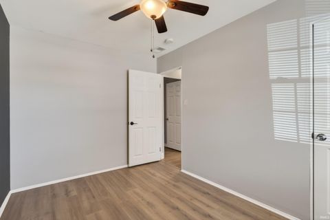 Tiny photo for 1926 Ravenswood Drive, Evansville, IN 47714 (MLS # 202618434)