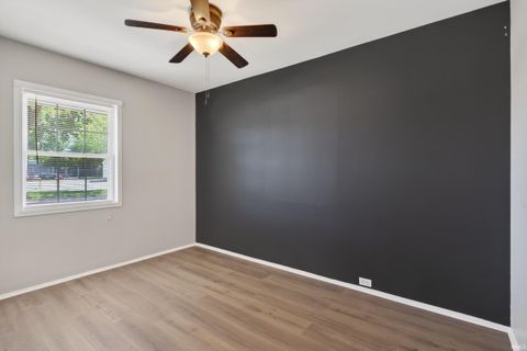 Tiny photo for 1926 Ravenswood Drive, Evansville, IN 47714 (MLS # 202618434)