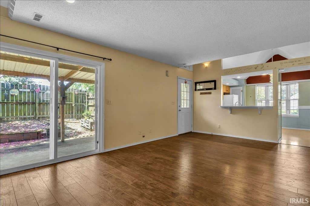 Photo of 5707 Crossfield Drive, Evansville, IN 47715 (MLS # 202627995)