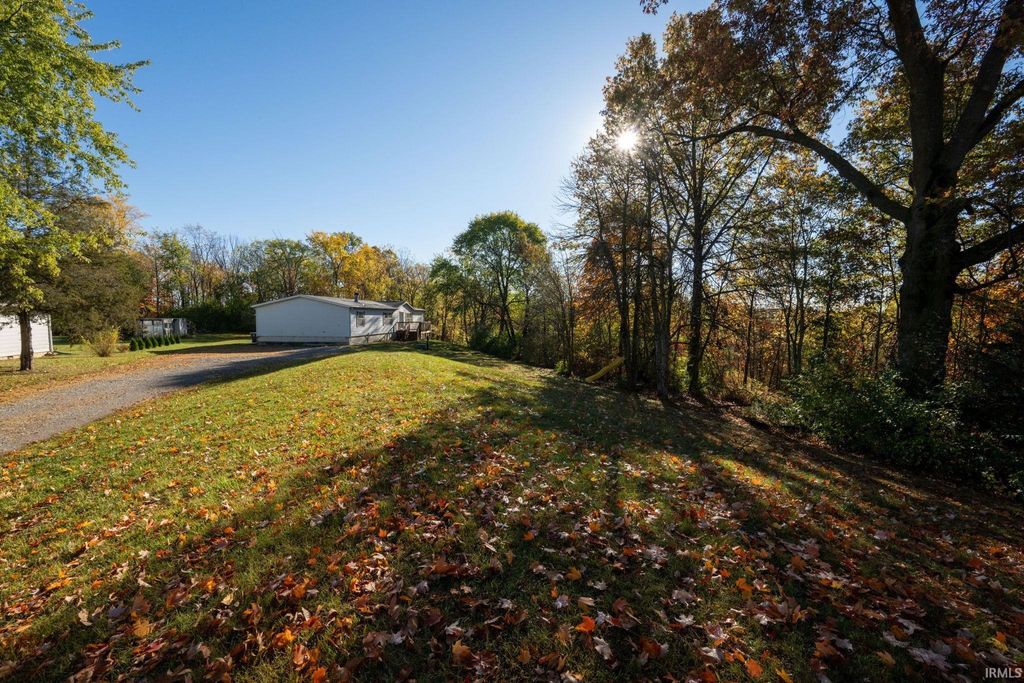 Photo of 9710 Auburn Road, Fort Wayne, IN 46825 (MLS # 202542707)